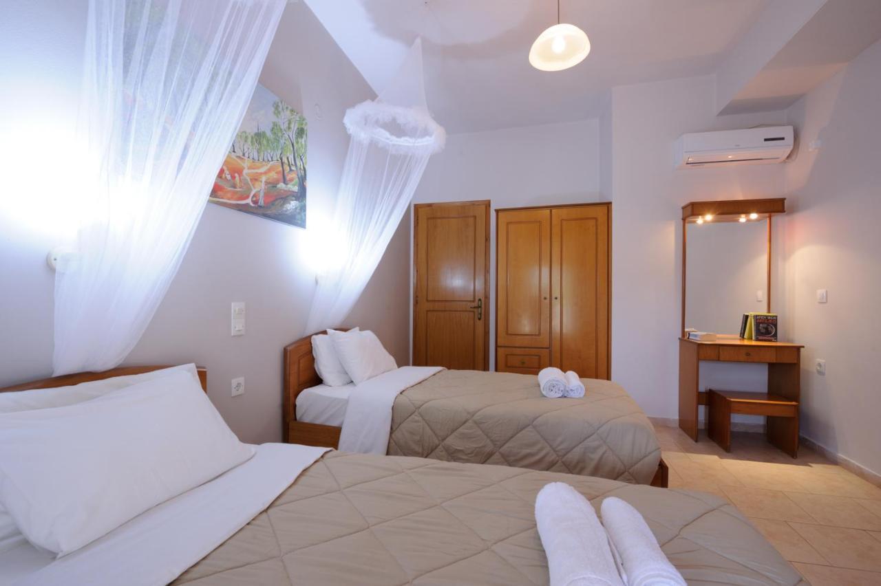 Elias & Vasili House Hotel Agios Georgios Pagon Buitenkant foto